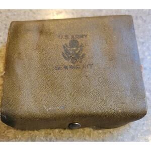U.S. Army Sewing Kit WWII Military Snap Close Needles 5 Wooden Thread Spools